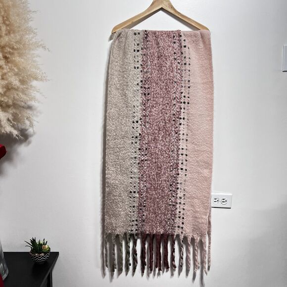 LULU’S Oversized Fluffy Cozy Blanket Scarf in Dusty Pink Multi One Size NWT - Picture 2 of 7